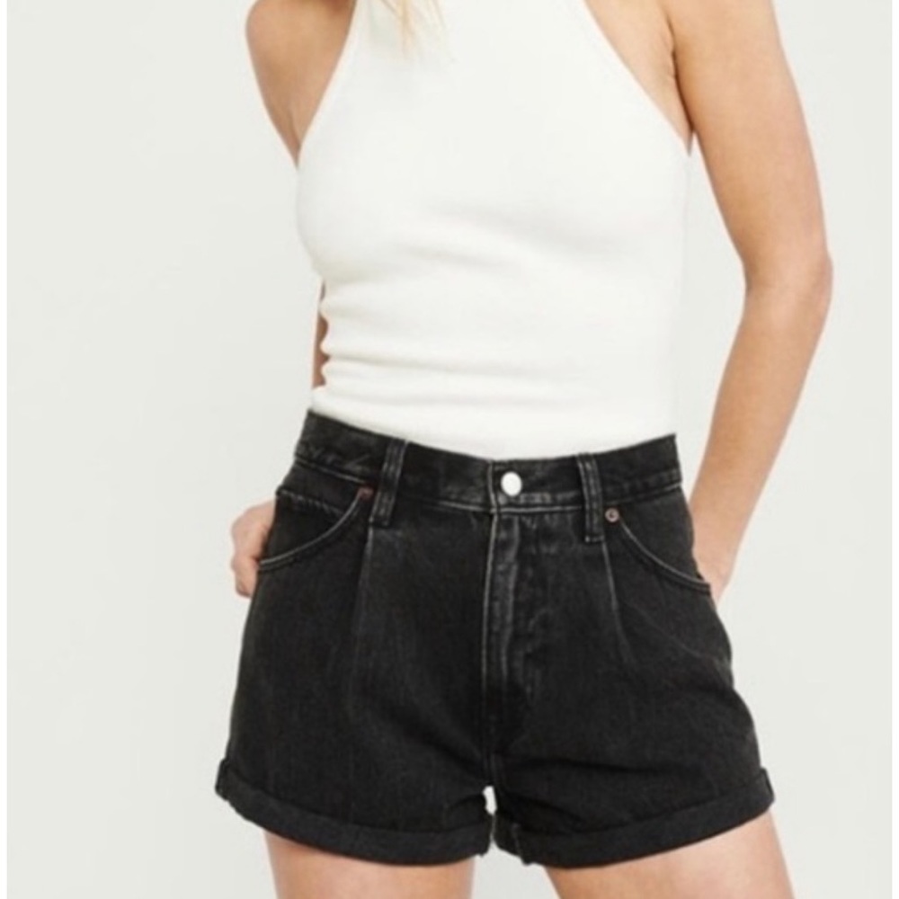 Abercrombie The Pleated Denim Short